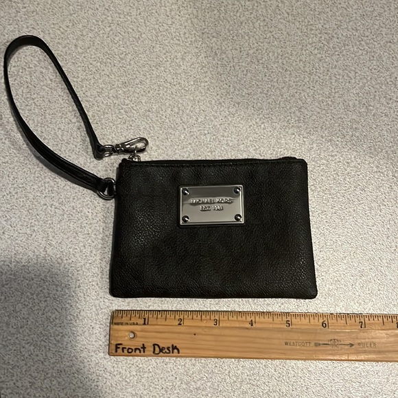 Michael Kors Wallet Wristlet - Picture 8 of 9